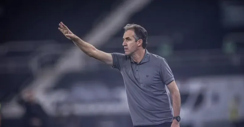Léo Condé Ceará Arbitragem Brasileirão: Análise da Derrota e Polêmica