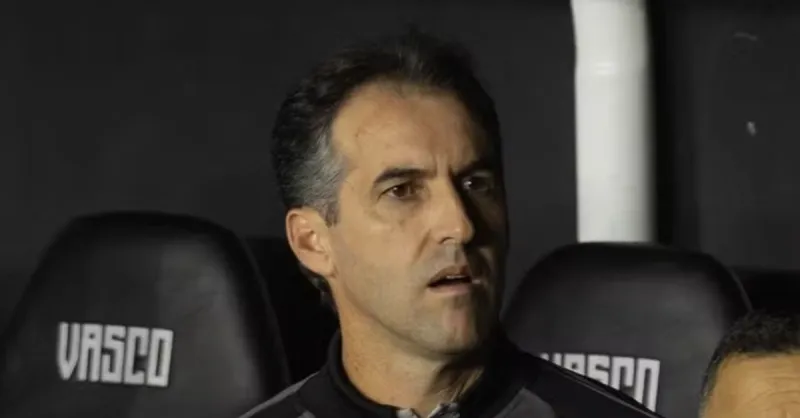 Condé Surpreende: Treinador do Ceará Concorda com Cartão Vermelho de Rodriguinho Contra Vasco