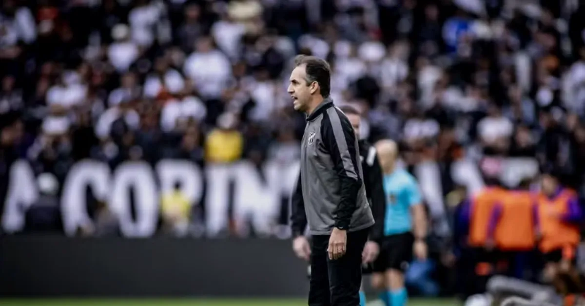 Léo Condé: Longevidade e Sucesso no Ceará Desafiam Padrão do Futebol Nacional