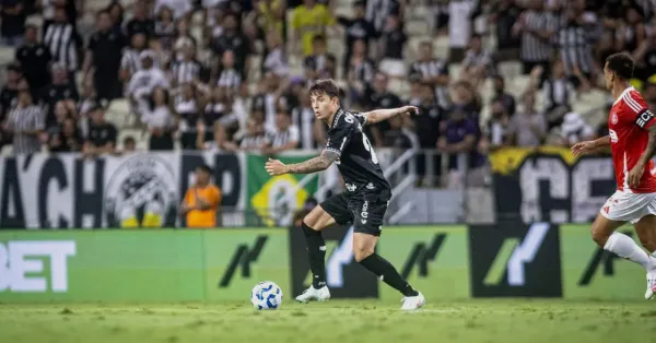 Ceará perde para Internacional: Análise da derrota com um a menos e as consequências