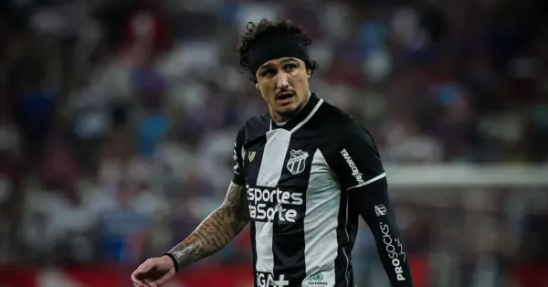 Vina se Desculpa após Expulsão Crucial na Derrota do Ceará: Entenda o Lance e as Consequências