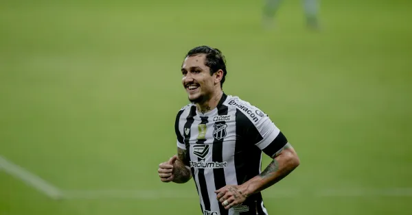Vina: 50 Gols e Novo Marco Histórico com a Camisa do Ceará